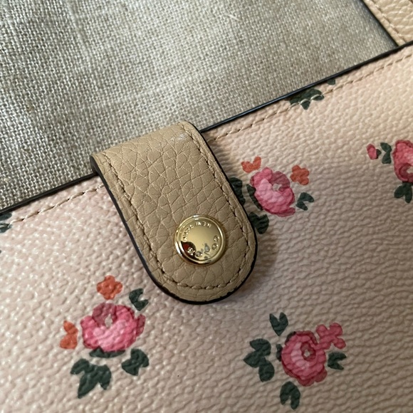 Coach Floral Wallet with Wrist Strap Pink and Beige - Picture 7 of 8